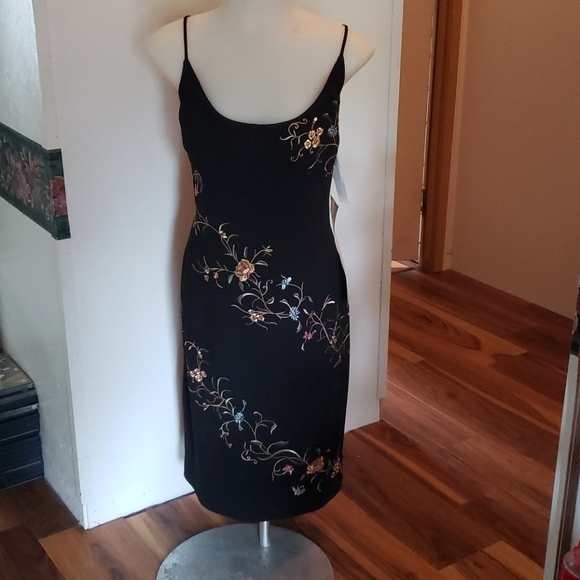 Maggy London Dresses & Skirts - NWT Maggy London Women's Dress